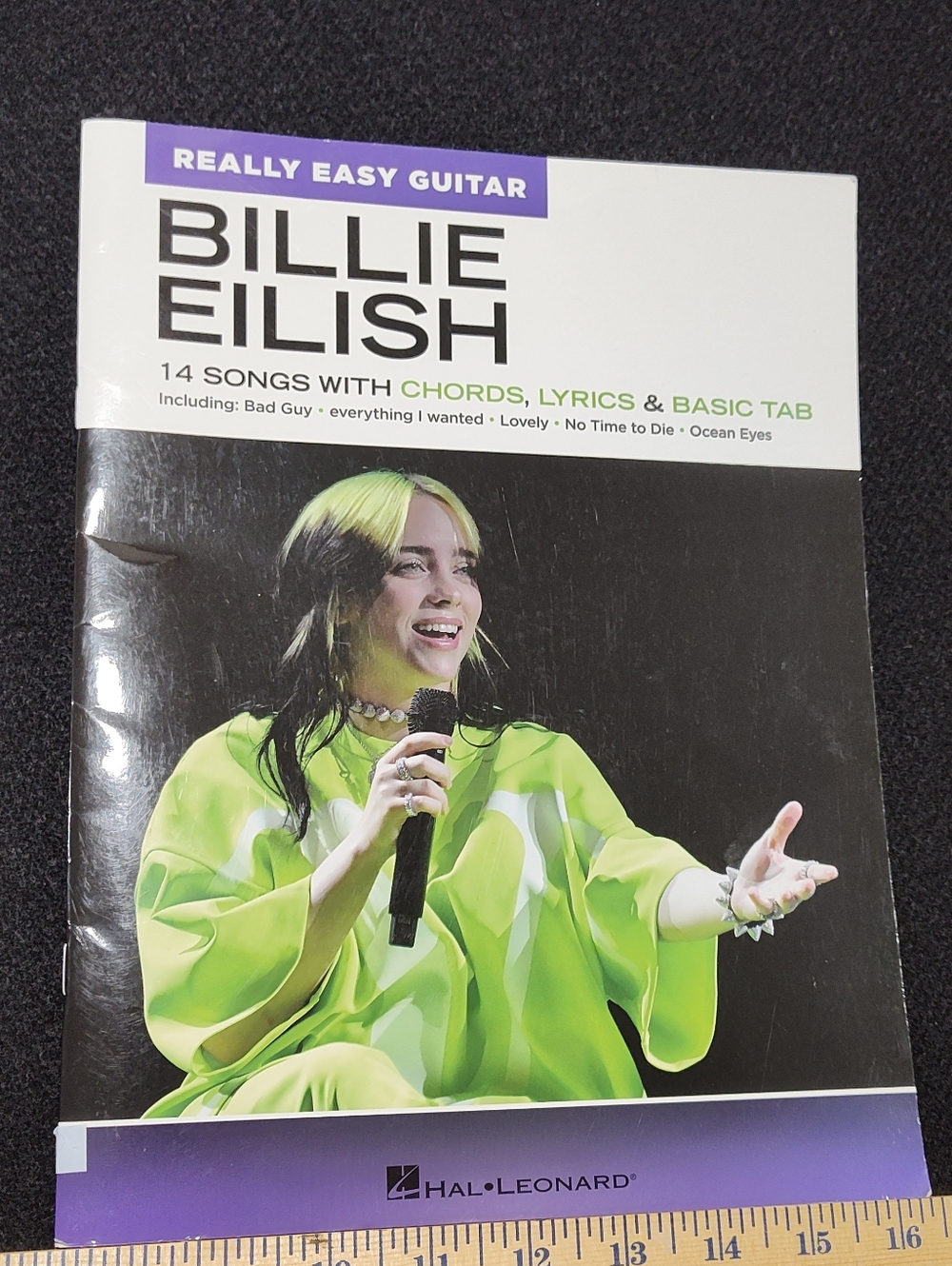 Billie Eilish Really Easy Guitar Series - 14 Songs - Hal Leonard - 00034635114